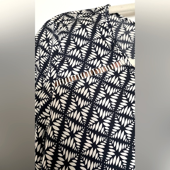J. Crew Navy and White Pattern Blouse Size XS - Picture 5 of 7